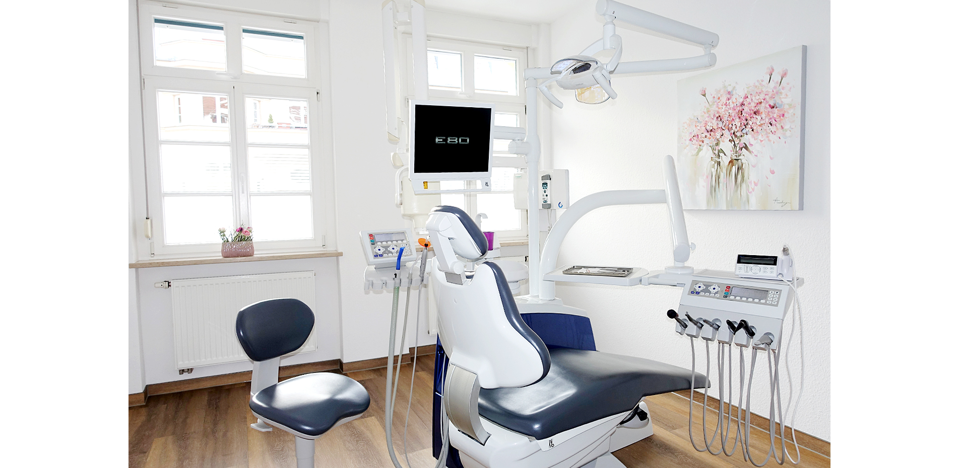 Behandlungszimmer der Zahnarztpraxis Dr. med. dent. Claudia Schmidt in Halle (Saale)